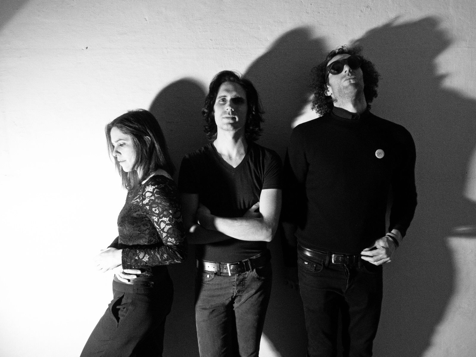 LOVE IN ELEVATOR: il video del nuovo singolo “Breeders”