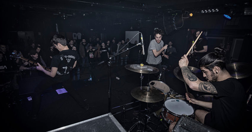 Aggrappandoci a ciò che resta, per non perdere l’equilibrio: intervista agli Storm{O}