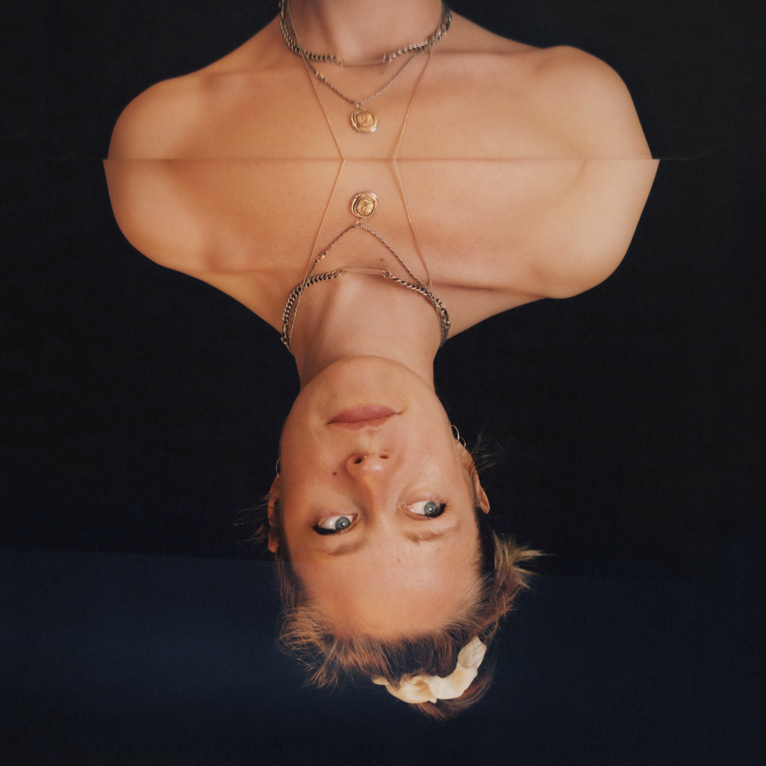 Anna B Savage – in|FLUX