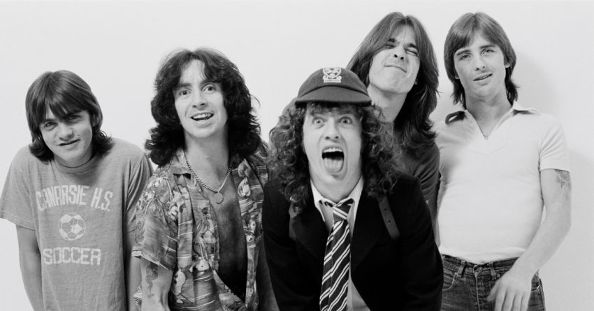 Gli AC/DC: una scossa interminabile al mondo del rock