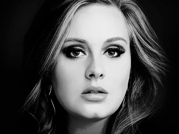 ADELE: due date in Italia a maggio