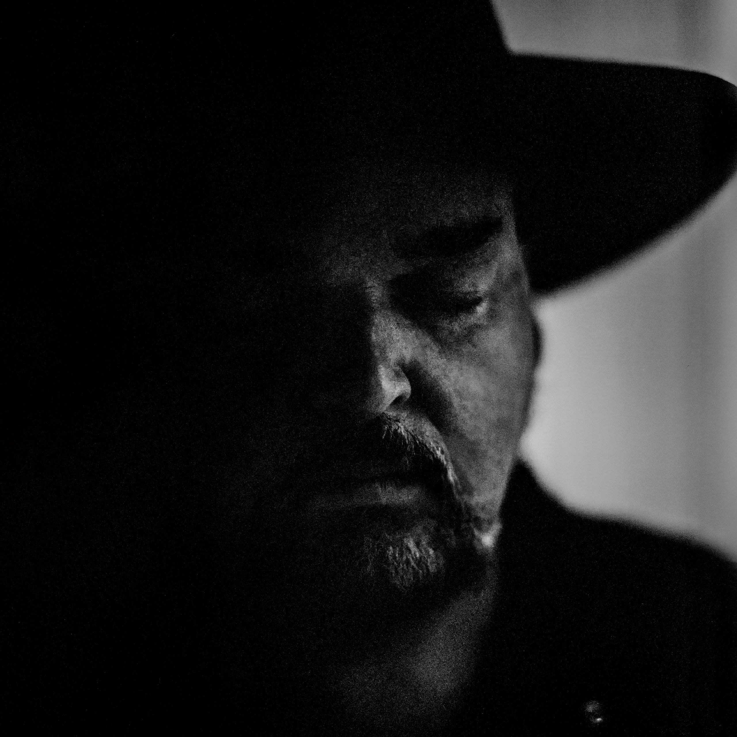 Alain Johannes – Hum