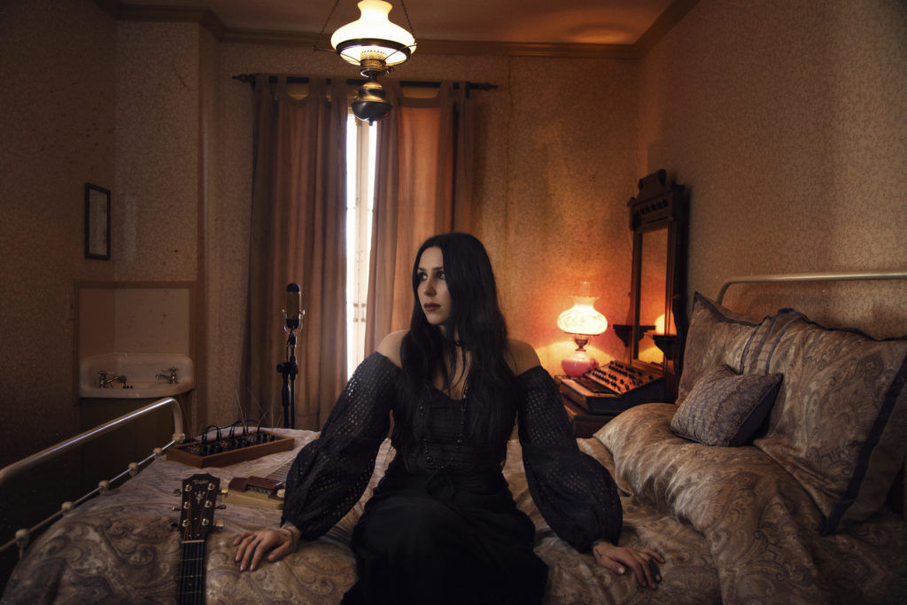 CHELSEA WOLFE: il video del nuovo brano “Be All Things”