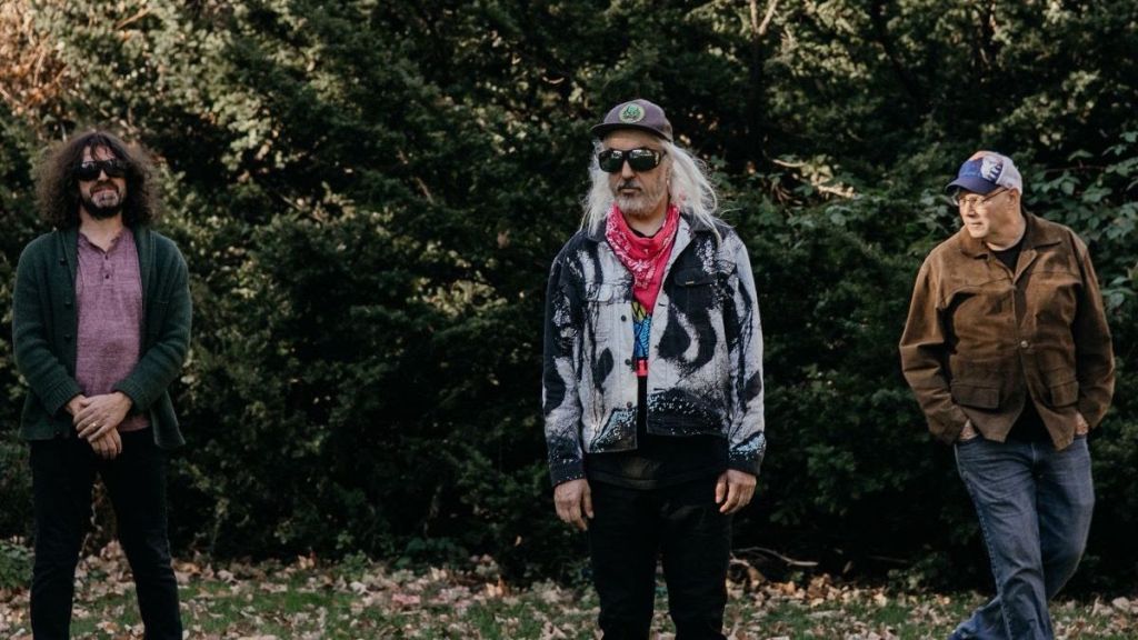 DINOSAUR JR.: il nuovo singolo “Garden”