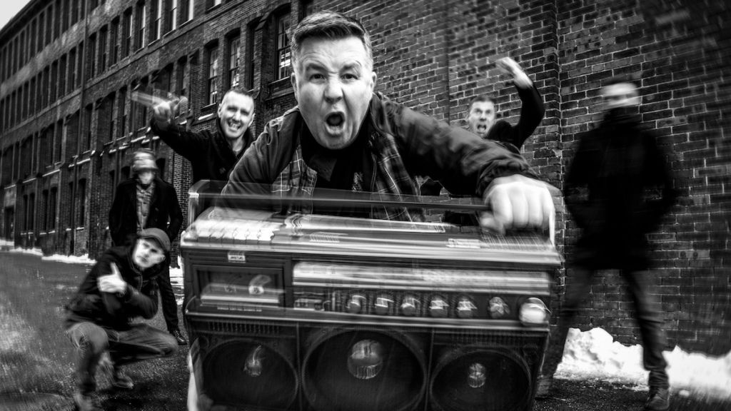 DROPKICK MURPHYS: ad aprile il nuovo album “Turn Up That Dial”