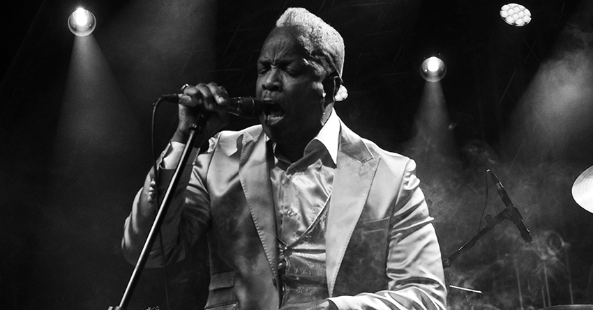 OXBOW: Eugene Robinson lascia la band dopo 36 anni