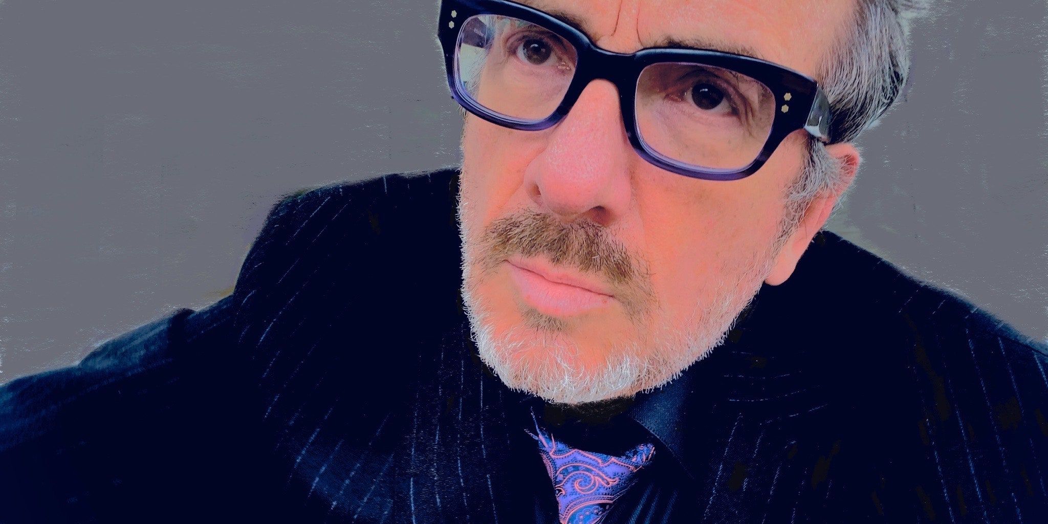 ELVIS COSTELLO: a ottobre il nuovo album “Hey Clockface”