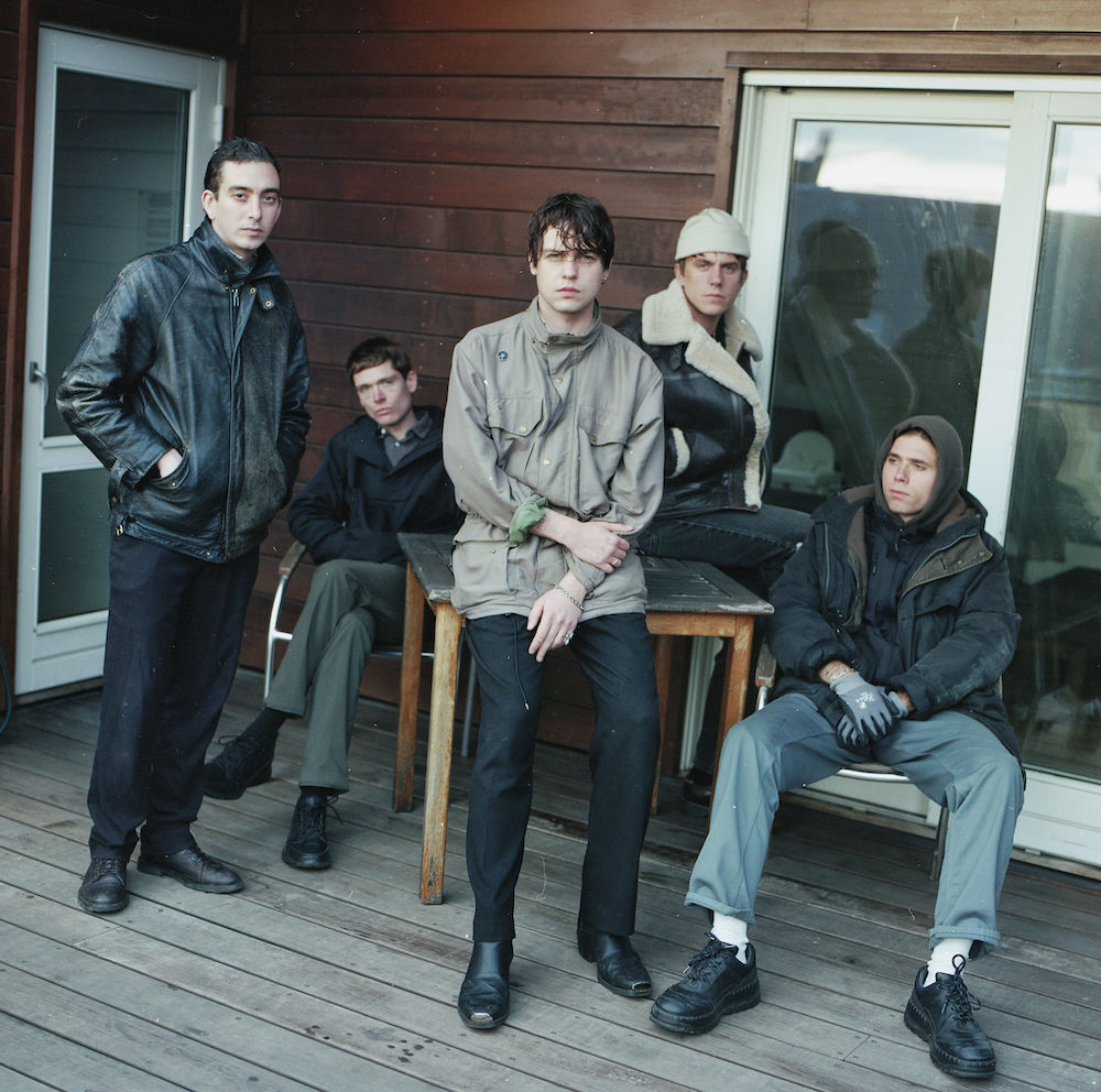 ICEAGE: il video del nuovo singolo “The Holding Hand”