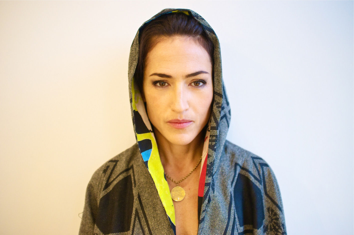 JOAN AS POLICE WOMAN: 4 date in estate