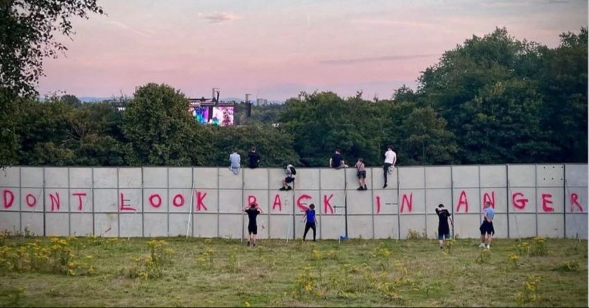 “Definitely Maybe”: la fulminea ascesa degli Oasis al trono del brit pop