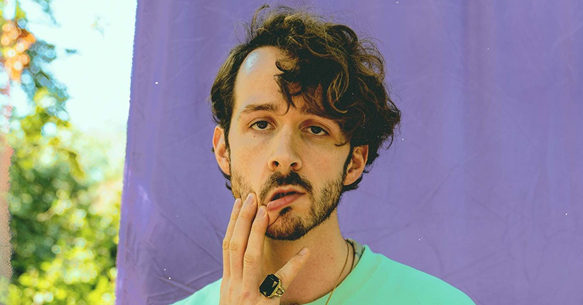 O’Sullivan: il musicista irlandese adottato dall’Ungheria che sogna un’umanità rinnovata dalla musica