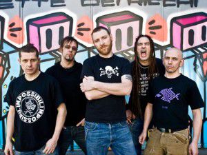 I PUNKREAS aggrediti durante la notte