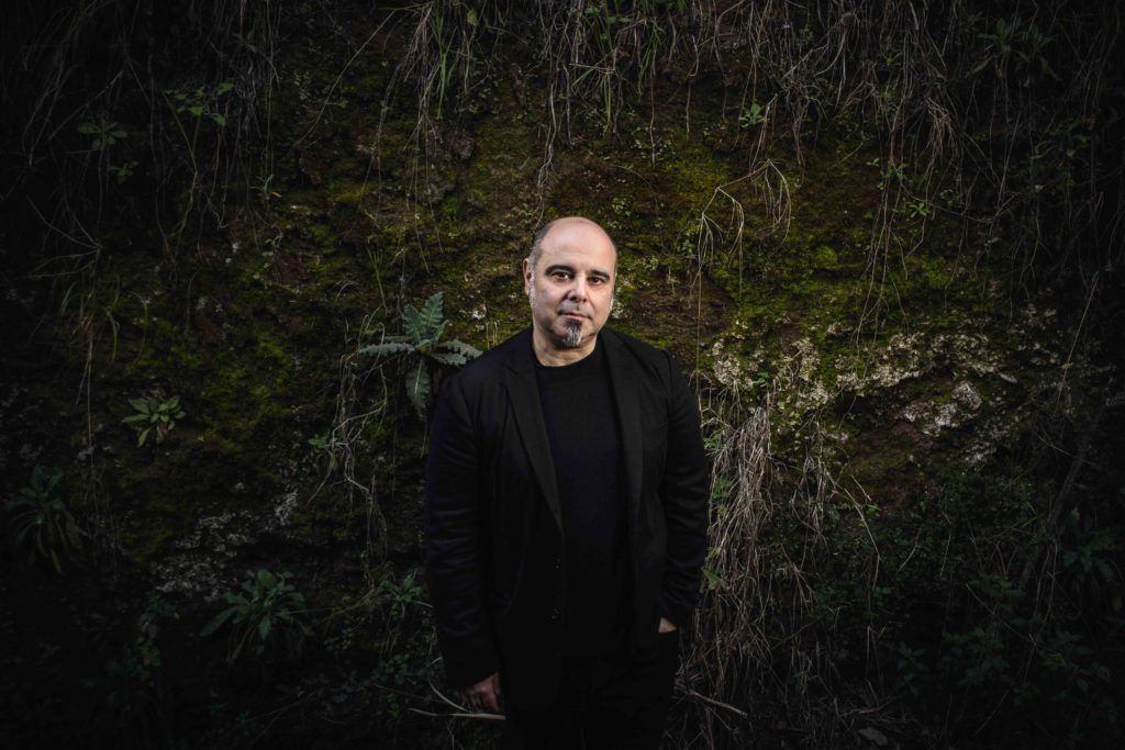TEHO TEARDO: annunciata l’uscita del nuovo album “Grief Is The Thing With Feathers”