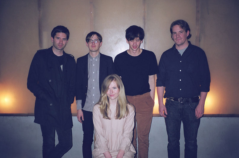 STILL CORNERS, ecco il nuovo video per “Fireflies”