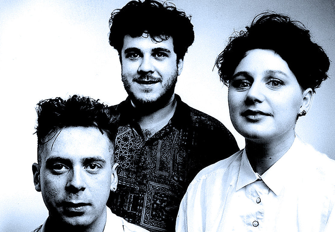 COCTEAU TWINS: a marzo le ristampe in vinile di “Head Over Heels” e “Treasure”