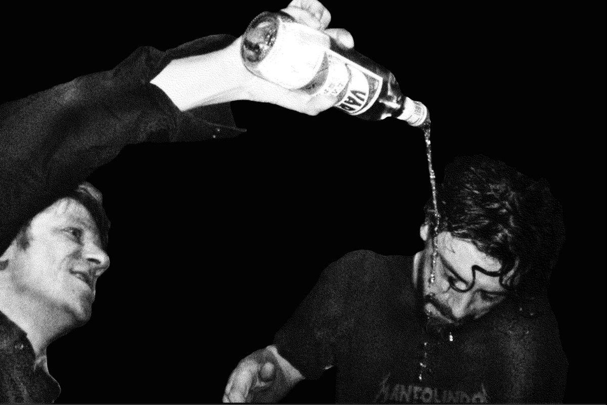 BOLOGNA VIOLENTA e PIERPAOLO CAPOVILLA insieme nel nuovo brano “Dalla culla alla bara”