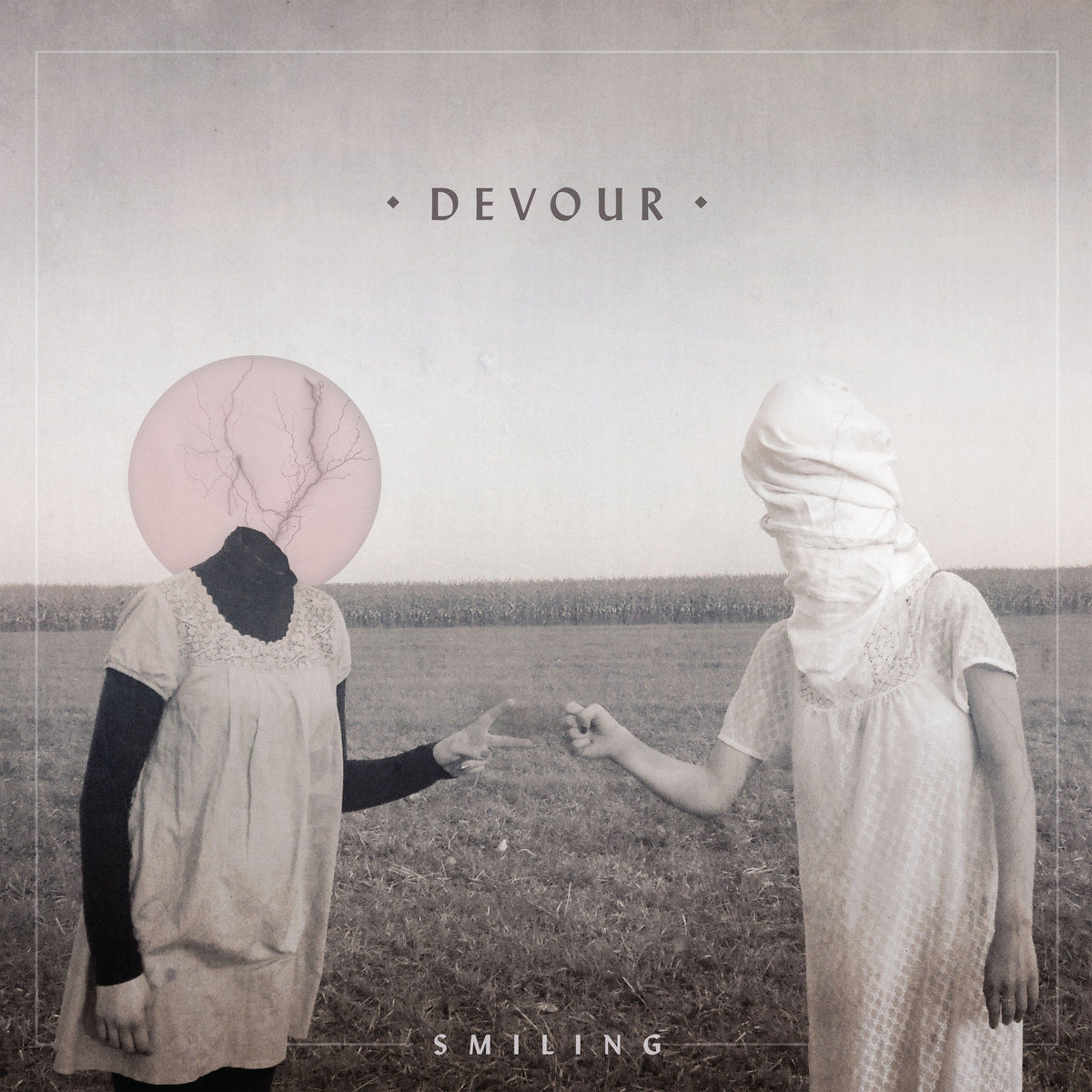 Smiling – Devour