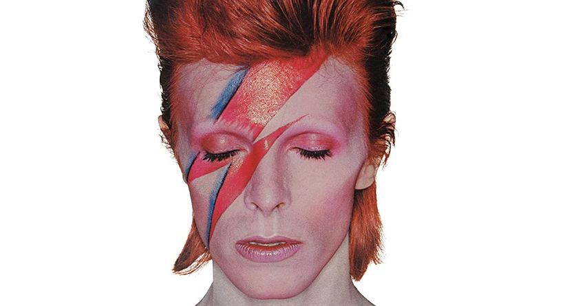 “Aladdin Sane”, che amava i Rolling Stones e cambiò il mondo con Ziggy l’alieno