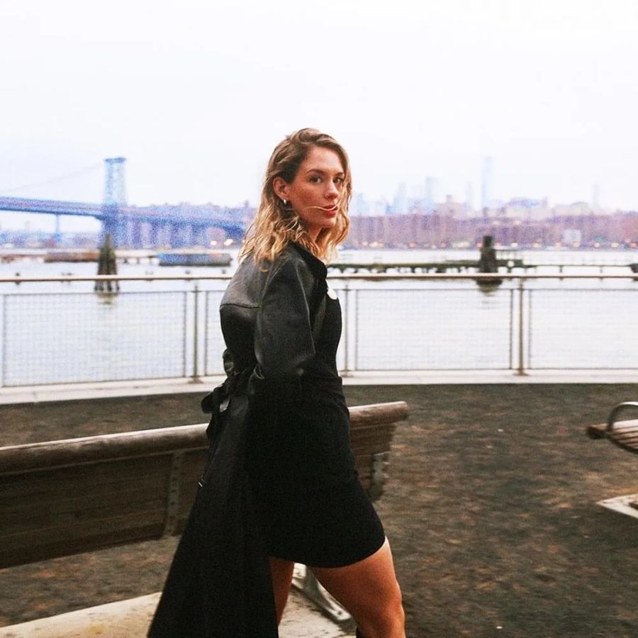 Anna of the North – Girl in a Bottle