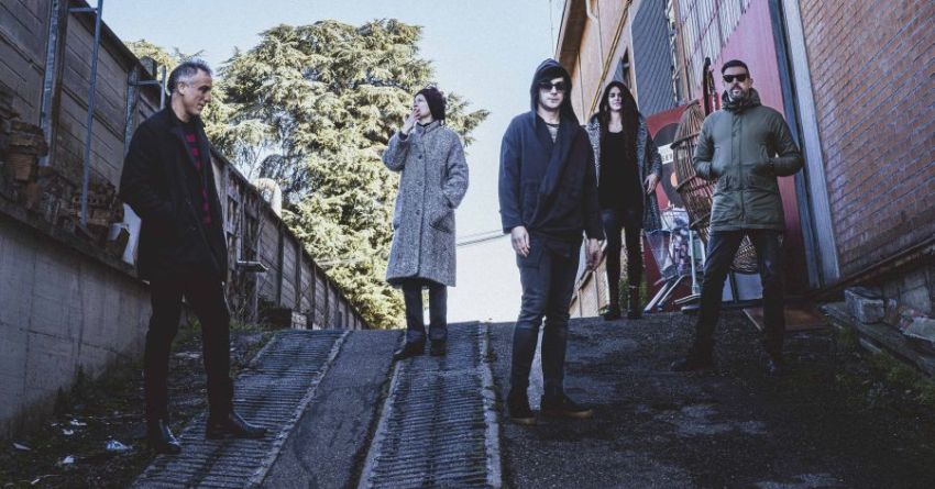 È ancora mezzanotte: intervista gli …A Toys Orchestra