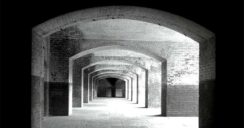 I’m so glad I’ve found this: “The Back Room” degli Editors compie 20 anni