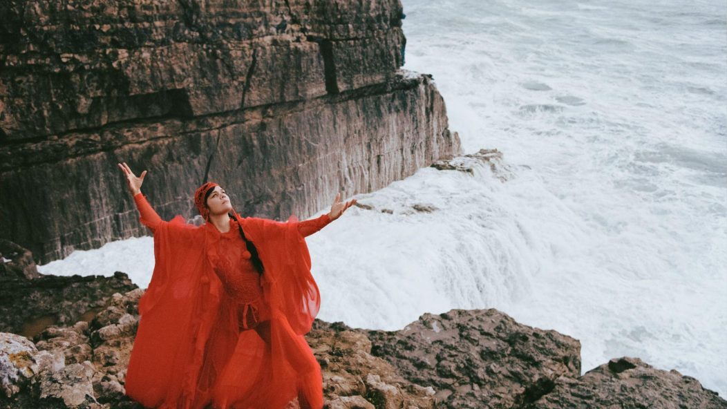 BAT FOR LASHES: a maggio il nuovo album “The Dream of Delphi”