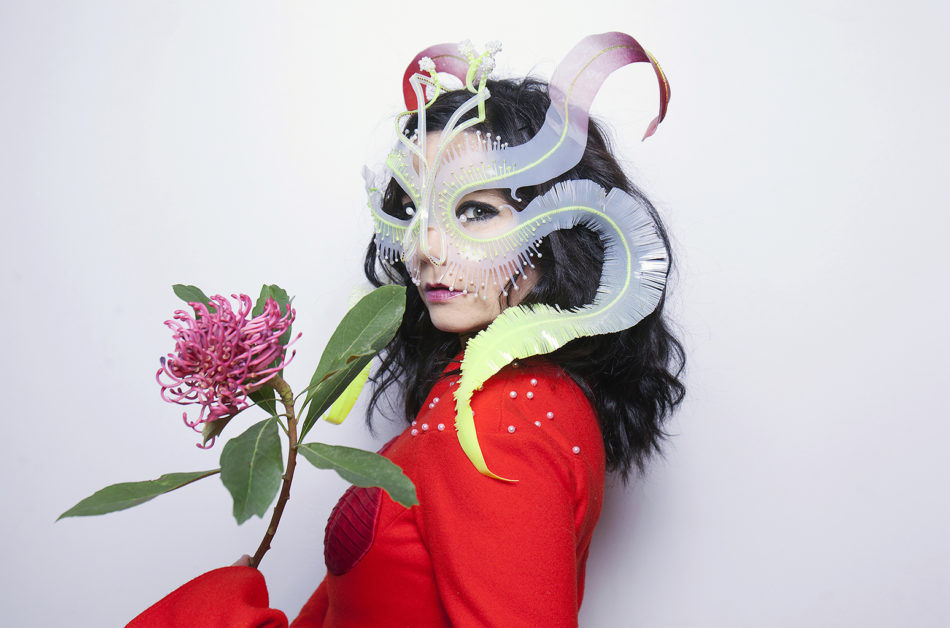 BJÖRK: il video di “The Gate”