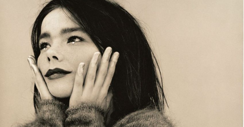 “Post”: decidere di farsi salvare trasportati dall’aurora boreale, anche 30 anni dopo