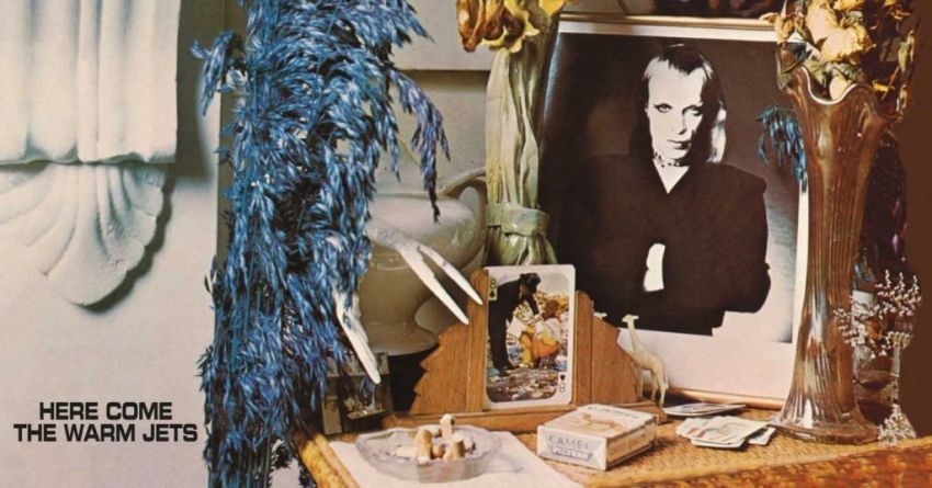 “Here Come The Warm Jets” di Brian Eno, una pietra miliare dell’art rock
