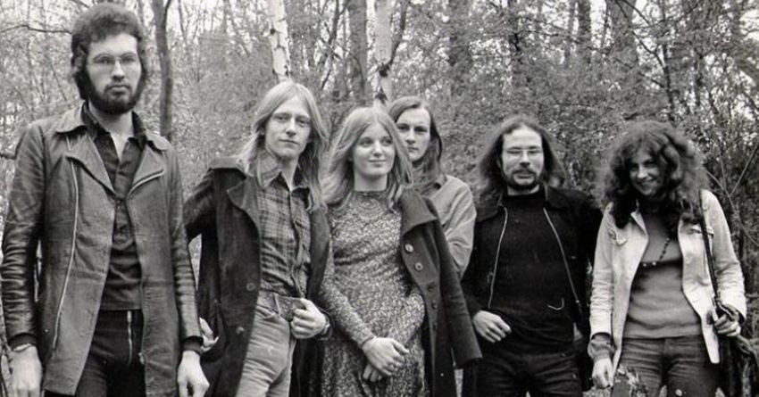 In cerca della danza perduta: intervista ai Comus