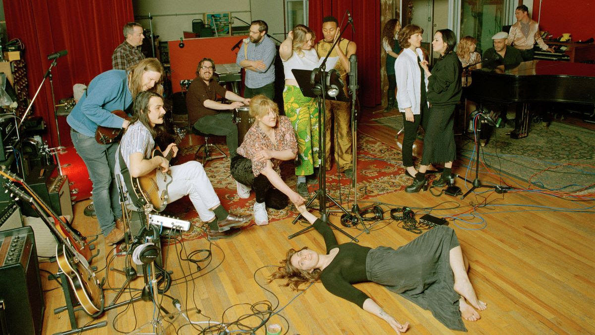 U.S. GIRLS: a marzo il nuovo album “Heavy Light”