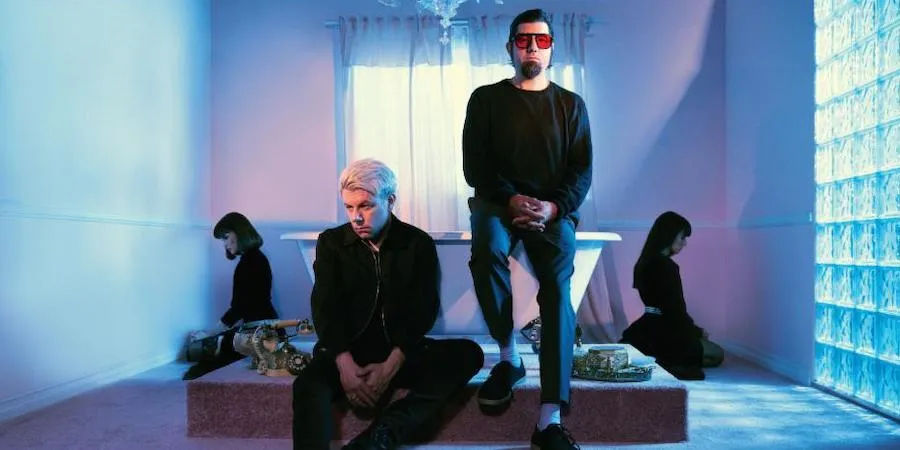 CROSSES †††: due date in Italia a giugno