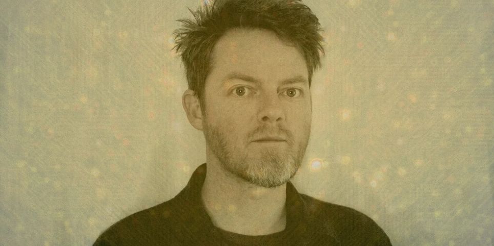 ELUVIUM: a maggio il nuovo album “(Whirring Marvels In) Consensus Reality”