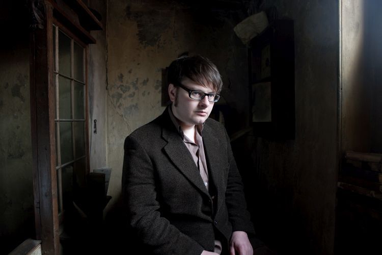 GRAVENHURST: due date in Italia a novembre