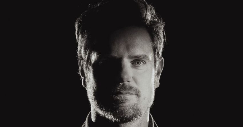 “Prana”, luce e oscurità nel nuovo video di Sébastien Guérive