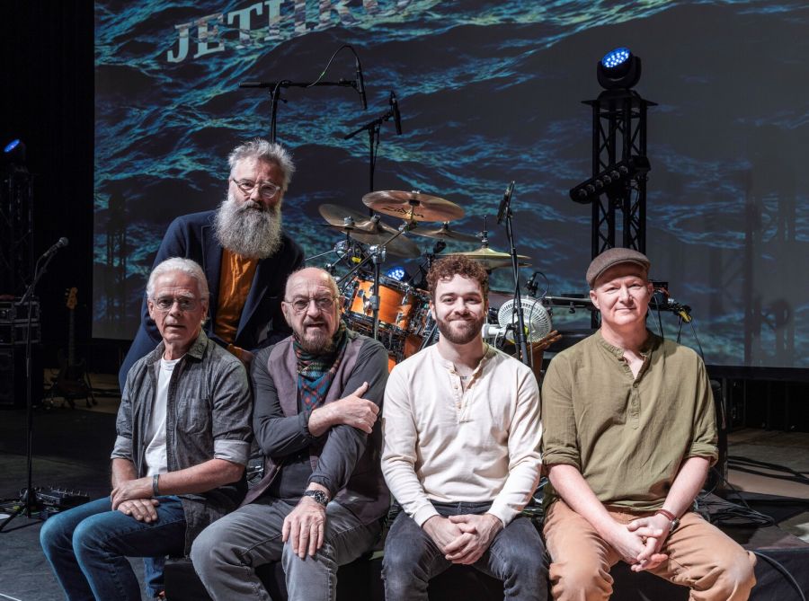 JETHRO TULL: a marzo il nuovo album “Curious Ruminant”