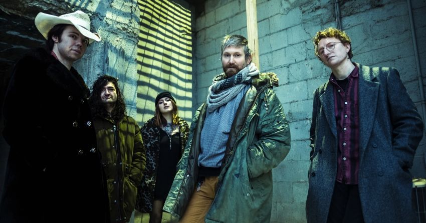 Première: JEWELER – Don’t Cry For Me