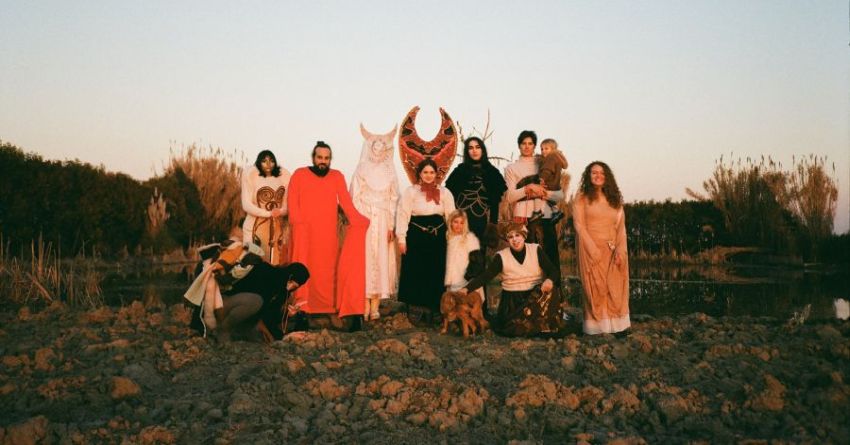 Demoni, angeli, figli del futuro: intervista a Livrea