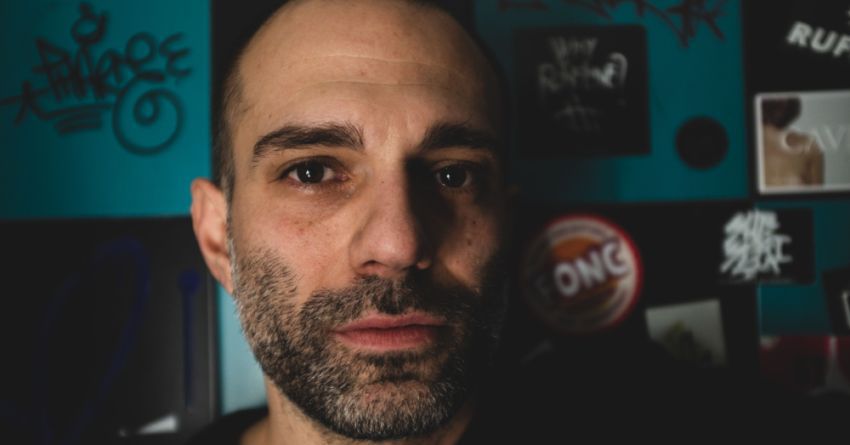 Un cantautore libero: intervista a LOU MORNERO