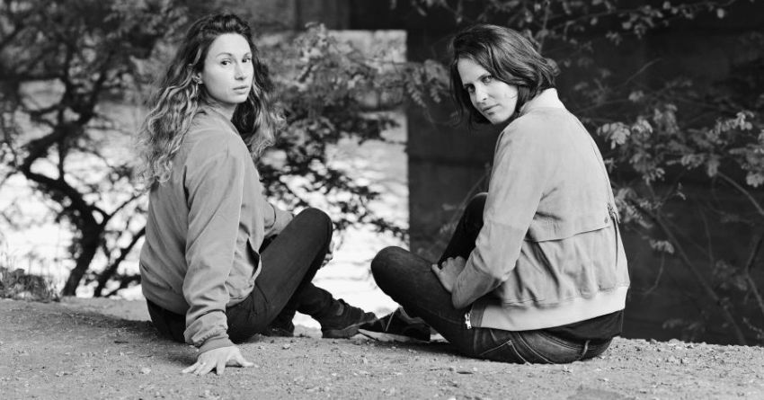 “Mare a mare” è il brano che sigilla l’unione artistica tra Chloé e Vassilena Serafimova, primo estratto dall’album “SEQUENZA”