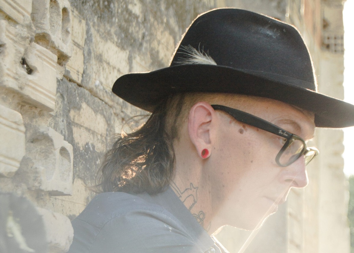 MICAH P. HINSON: la cover di “L’amore è tutto qui” di Piero Ciampi