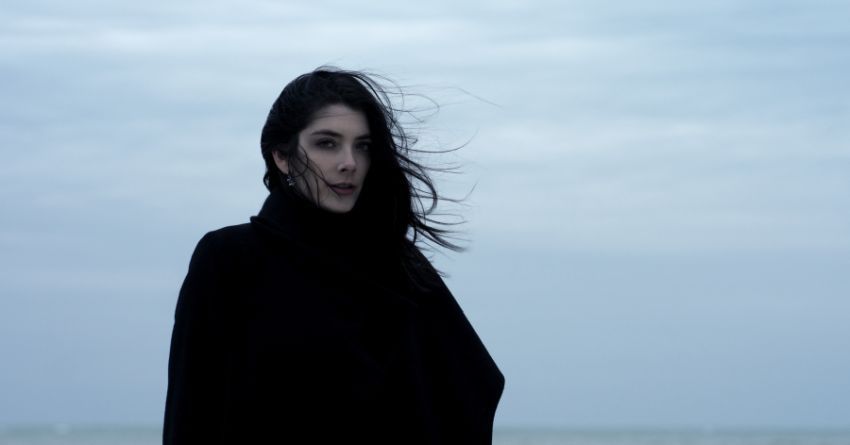 Première: MØAA – Euphoric Recall