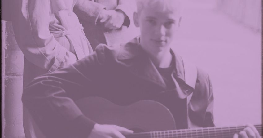 Dalla Malattia alla Canzone: Stuart Murdoch e la genesi creativa del libro “L’impero di nessuno”