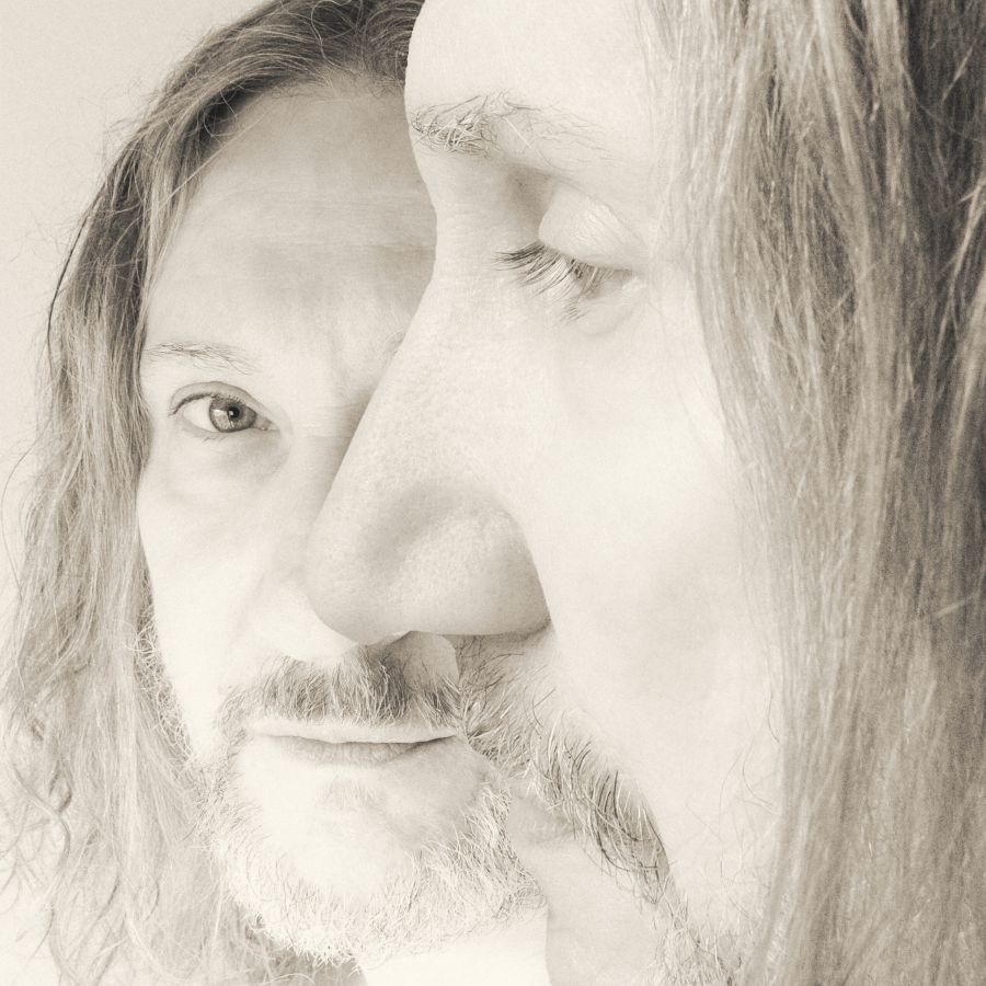 Umberto Maria Giardini – Olimpo Diverso