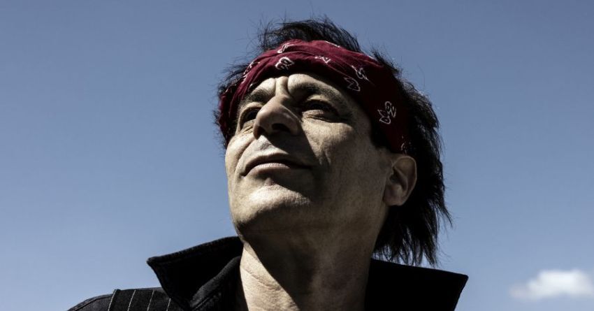 L’essenziale è la forza di vivere: intervista a Massimo Priviero