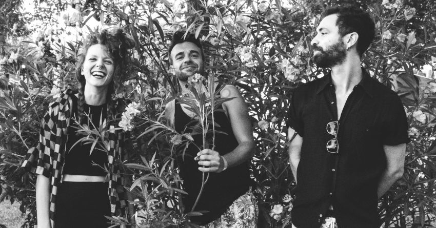 Première: THE PROCRASTINATORS – Lady’s Well