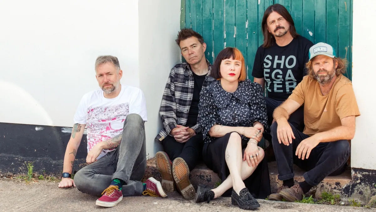 SLOWDIVE: il nuovo brano “skin in the game”