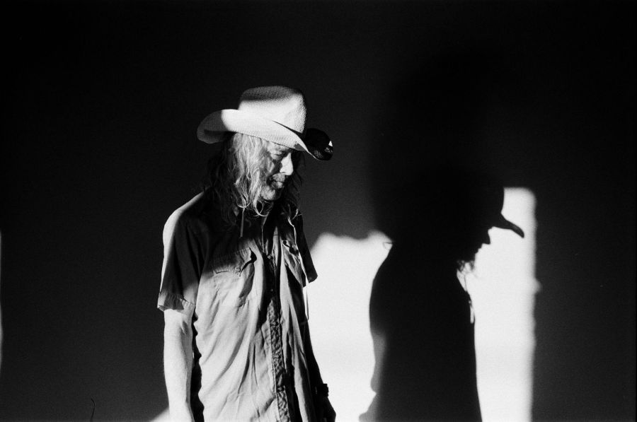 ALAN SPARHAWK: pubblicati i nuovi singoli “JCMF” e “No More Darkness”