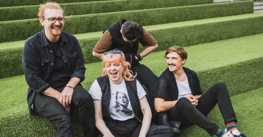 Scrivere a se stessi per urlare più forte: intervista agli Sprints