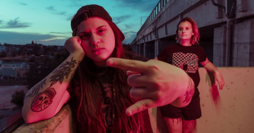 “Lazy Sunday”, il nuovo video delle Tacobellas è l’essenza dell’home recording